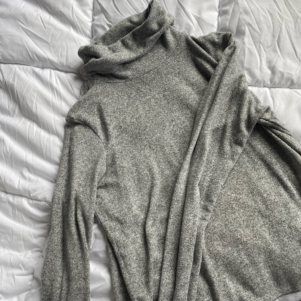 Heather gray turtleneck